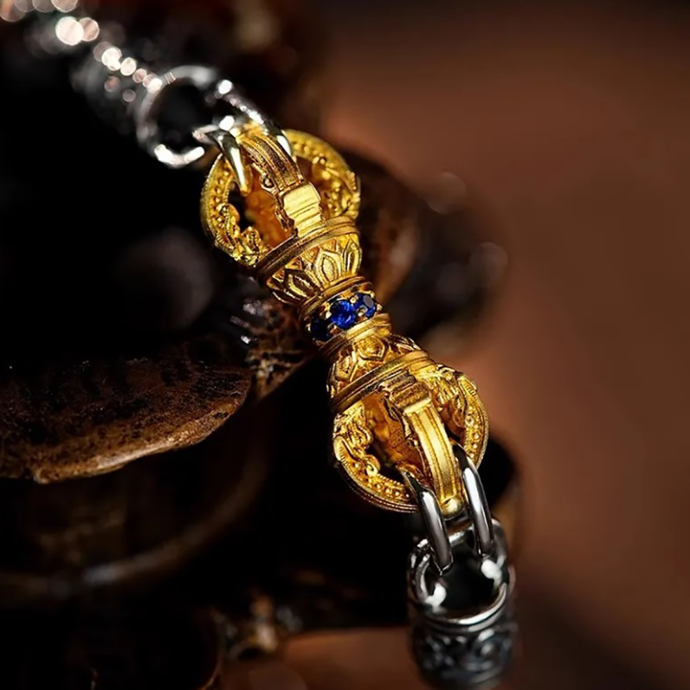 Tibetan Buddhist Charm Chinese - Ethnic Chic Fashion recension och pris