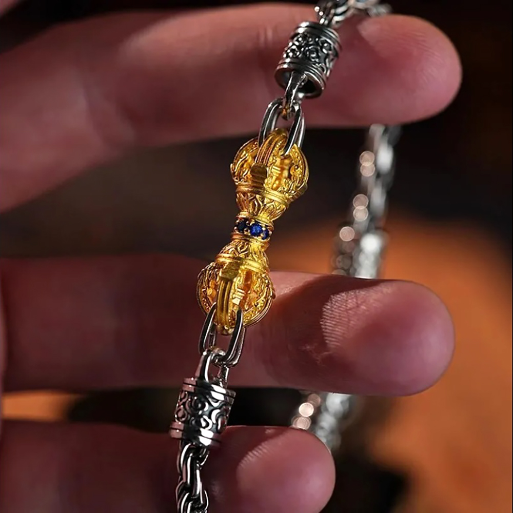 Tibetan Buddhist Charm Chinese - Ethnic Chic Fashion recension och pris